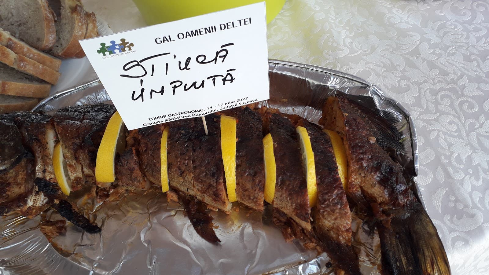 La Lucica Mâncare și Poveste